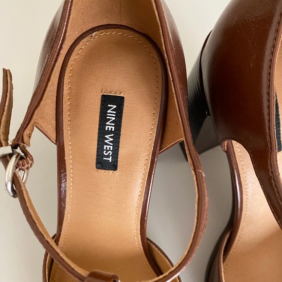 Nine West Janky T Strap Heels - Size 10 M - Picture 3 of 3